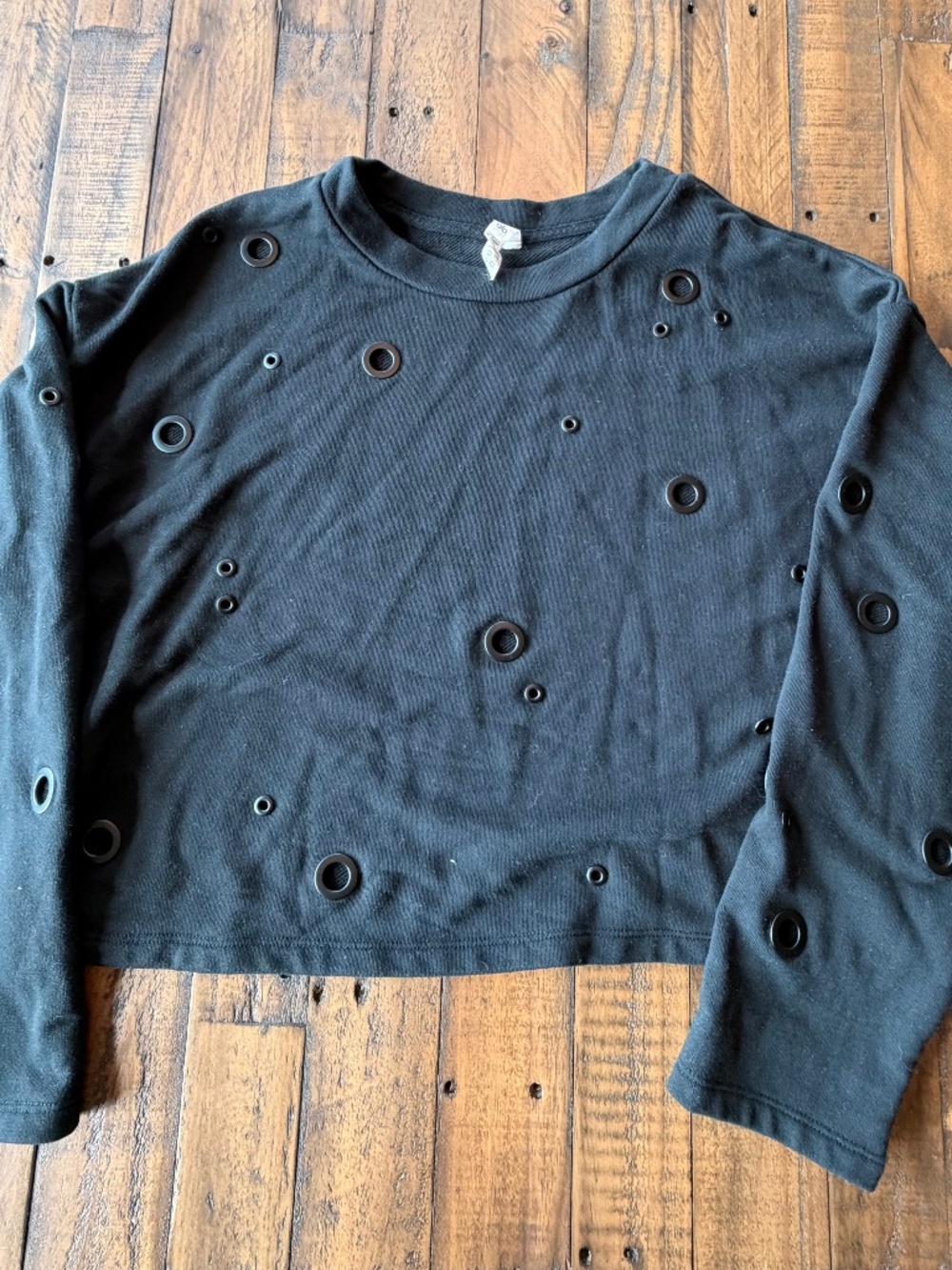 Alo Yoga Black Grommet Embellished Cropped Sweatshirt Pullover L